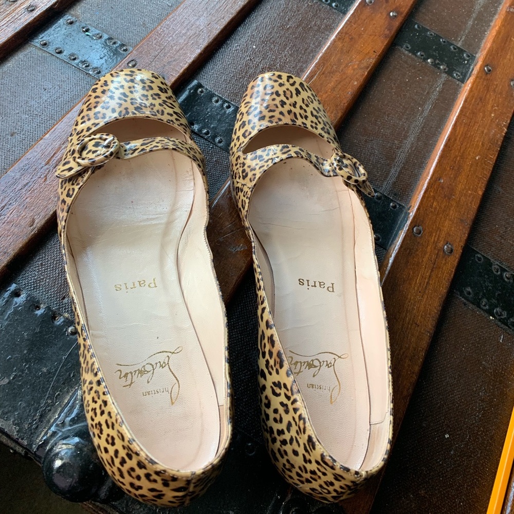 Authentic Christian Louboutin  40 - Picture 2 of 3